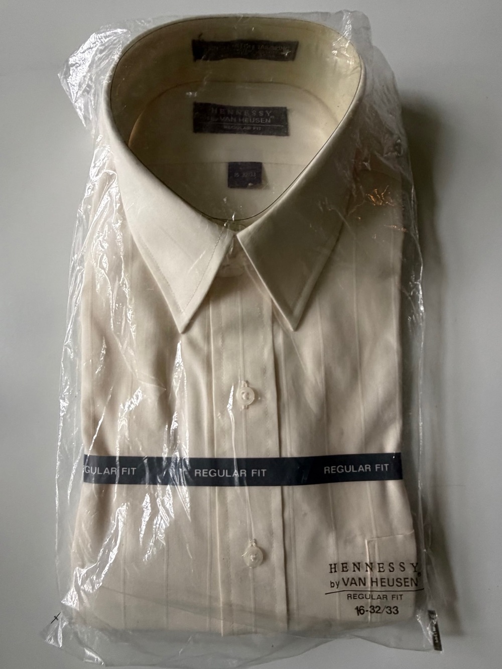 Van heusen men's Hennessy regular fit long sleeved button  cream NWT L 16  32/33